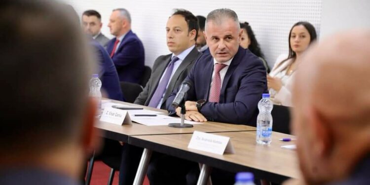 Ganiu në mbledhjen e Unionit të Bashkive shqiptare në rajon