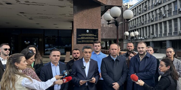 FRONTI OPOZITAR SHQIPTAR: BDI PO RRËNON SHTETIN, PËR TA MBAJT PUSHTETIN!