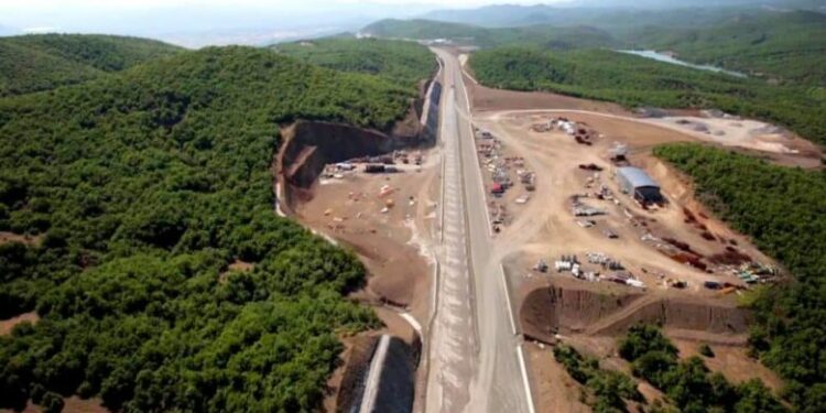 Janë shkelur të gjitha afatet për ndërtimin e autostradës Ohër – Kërçovë